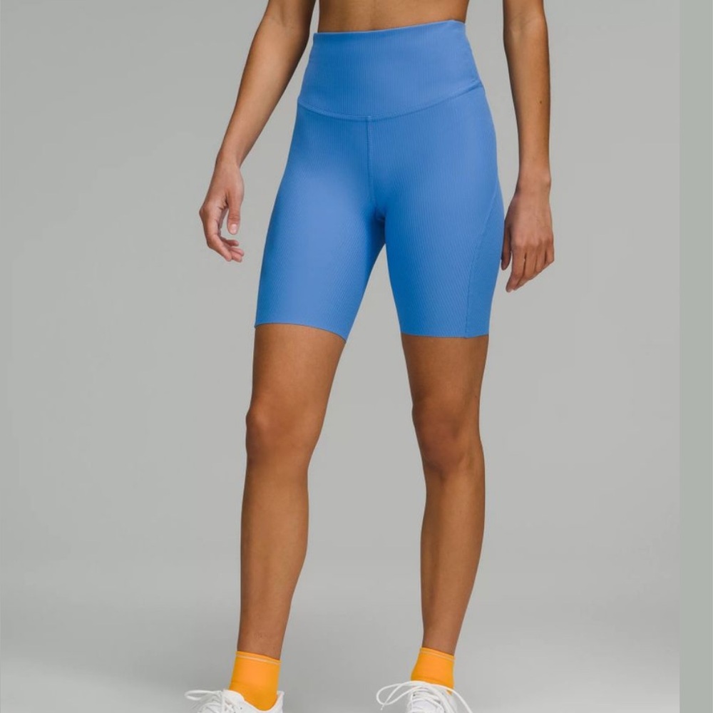 LULULEMON • HIGH RISE RUNNING SHORTS - Picture 2 of 5